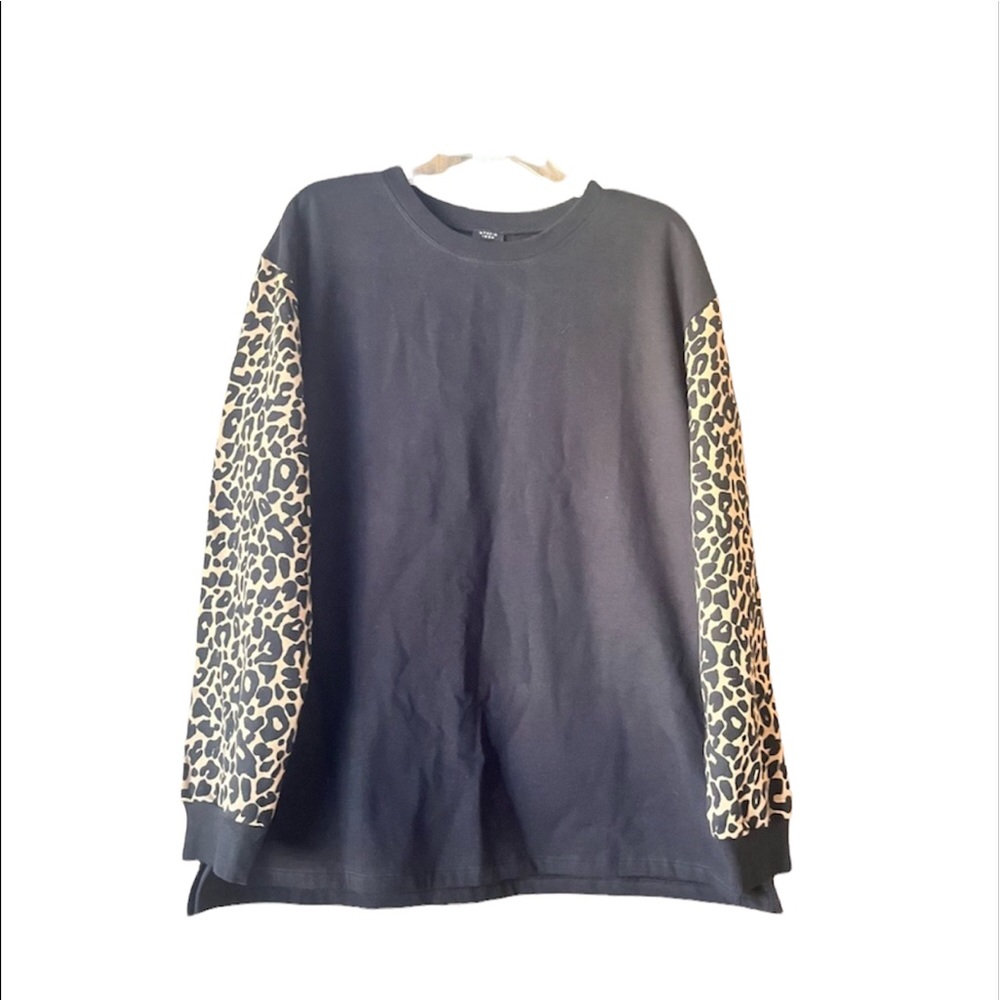 Cheetah Print Sweatshirt Long Sleeve Black size Large